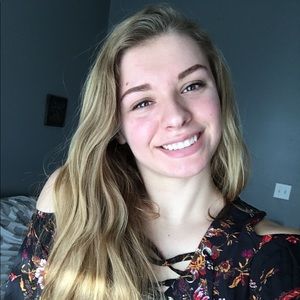 Meet your Posher, Olivia